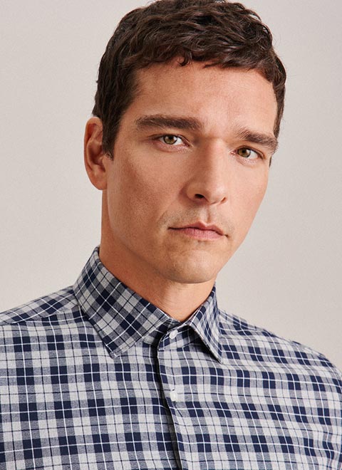 Twill Flanellhemd in Shaped mit Kentkragen und extra langem Arm